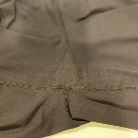 🛍2/$25 Lululemon Cross Front Capri - Picture 7 of 7
